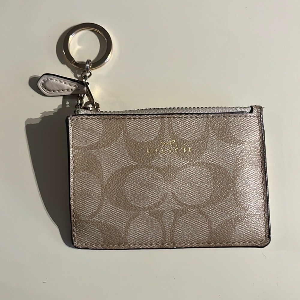 COACH| skinny wallet size 3x4| light khaki chalk